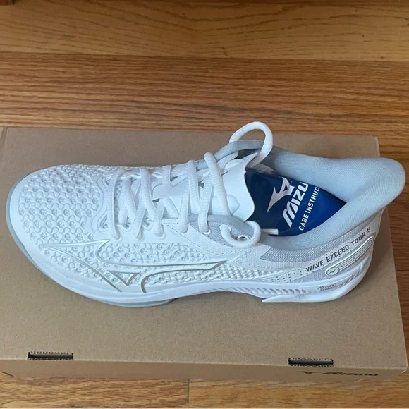 Wave Women's Exceed Tour 5 AC Tennis Shoes from Mizuno - Picture 3 of 9